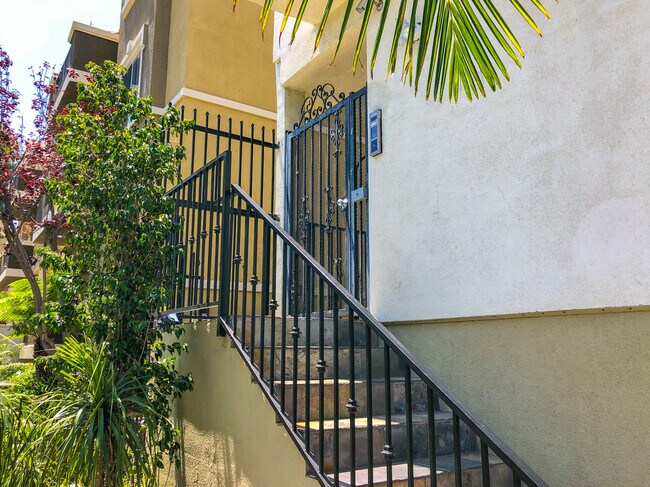 Foto del edificio - 2027 Beloit Ave