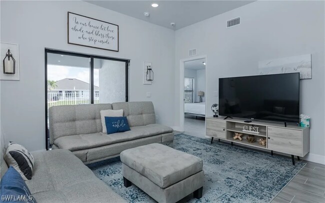 Foto del edificio - 335 SW 47th Terrace