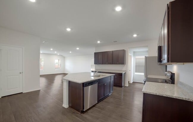Building Photo - Beautiful Home in Arroyo Ranch!