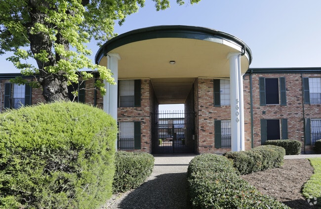 Building Photo - The Atrium At 5606