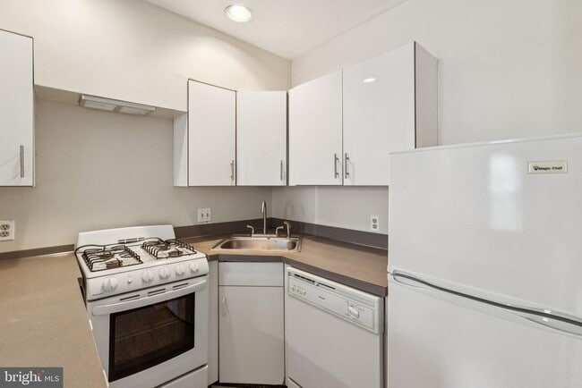 Building Photo - 918 E Passyunk Ave