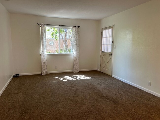 Building Photo - 3615 Stauss Ave