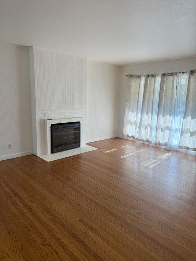 Foto del edificio - Charming 3-bedroom, 1-bathroom