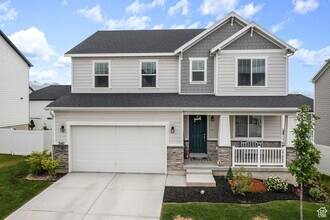 Building Photo - 2142 N Elderberry Dr