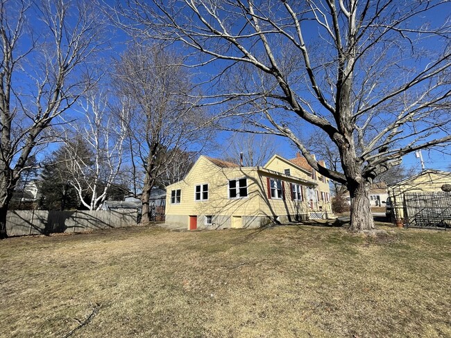 Building Photo - 36 Pickering St