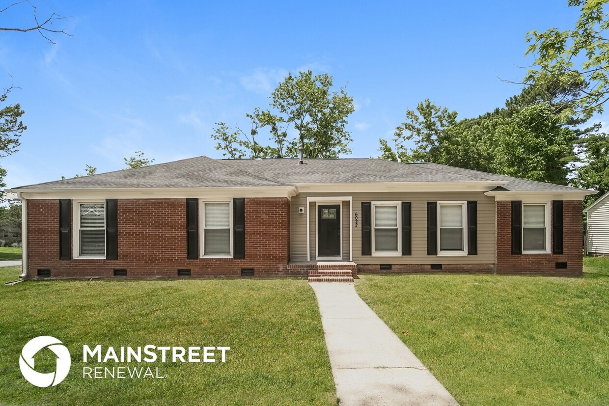 Foto principal - 6022 Farm Pond Ln