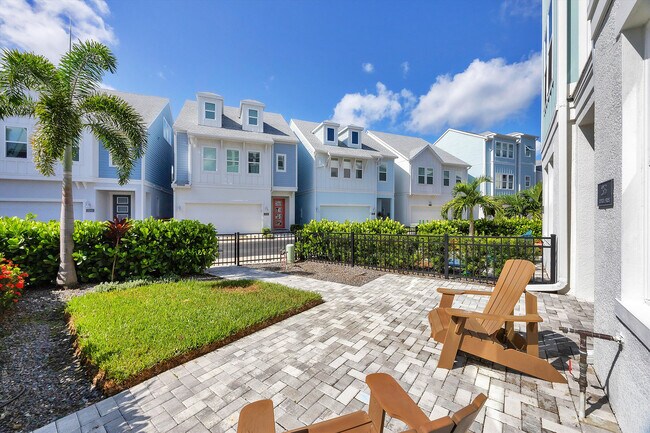 Foto del edificio - 2353 Lindstrom St
