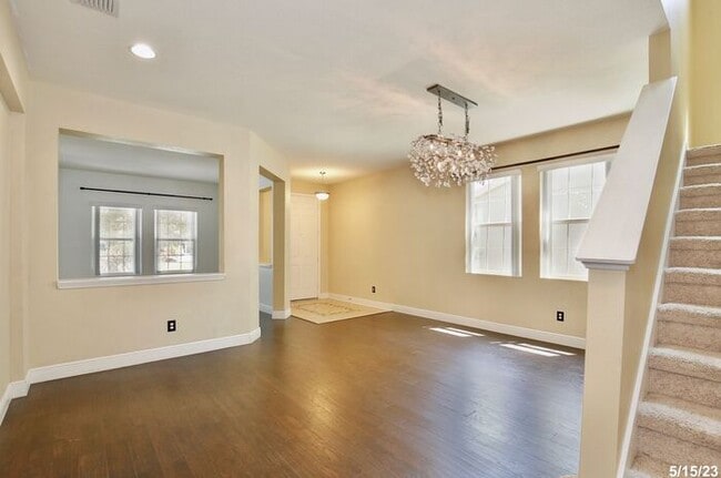 Building Photo - Gorgeous 4/3.5 Home with a Large Fenced Ba...