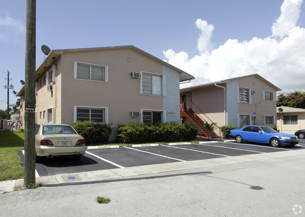 Glades River Apartments Apartments in North Miami Beach, FL