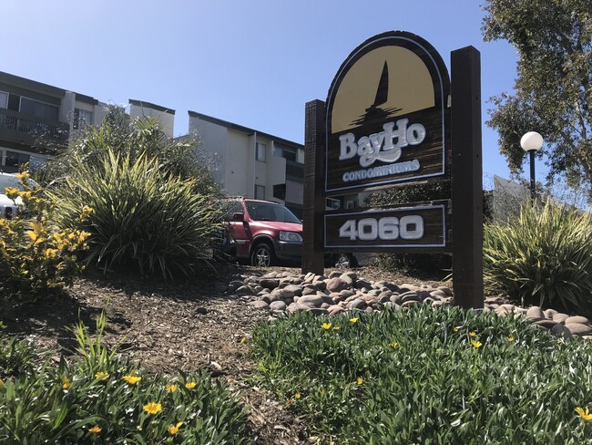 Foto del edificio - Upgraded Studio in Heart of San Diego - 2 WEEKS FREE Move in by 3/1/26