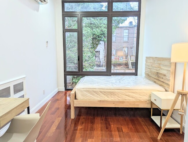 Bedroom 2 - 952 Greene Ave