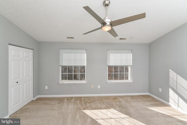 Foto del edificio - 505 Green Valley Ct