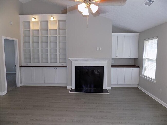 Foto del edificio - 1530 Brush Creek Dr