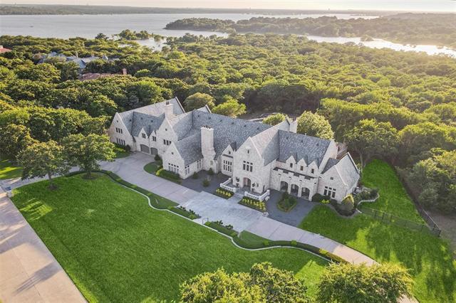 Primary Photo - 2105 Bayshore Dr