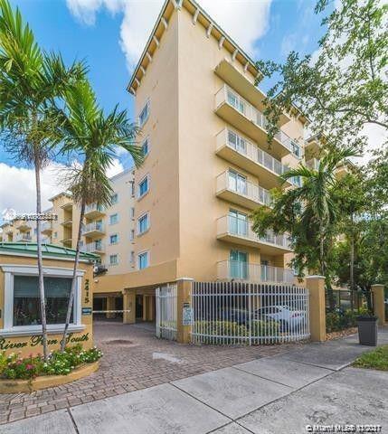 Foto del edificio - 2415 NW 16th Street Rd