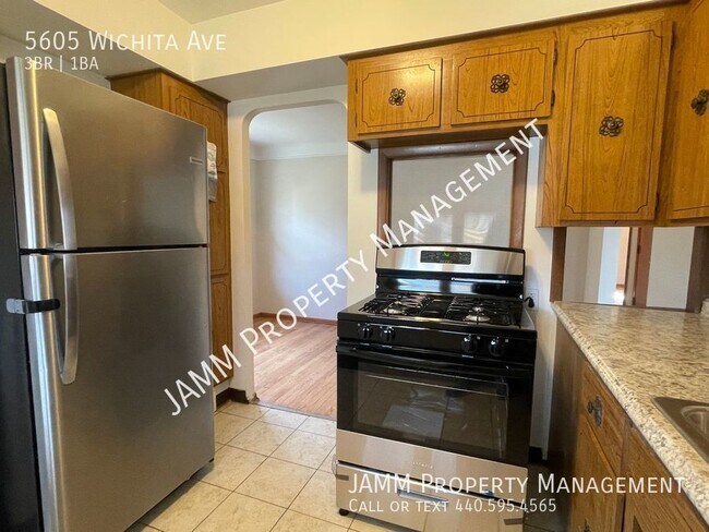 Building Photo - 3-Bedroom Single Family home in Cleveland!