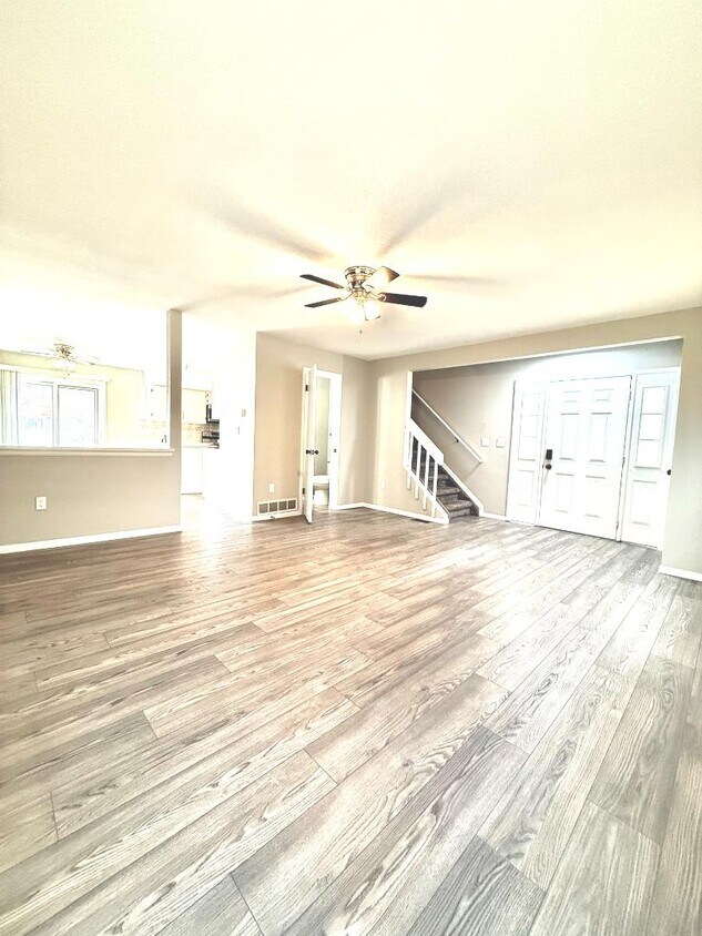 Foto principal - 1872 S Cathay Ct