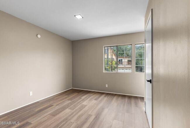 Foto del edificio - 1165 McKnight Rd