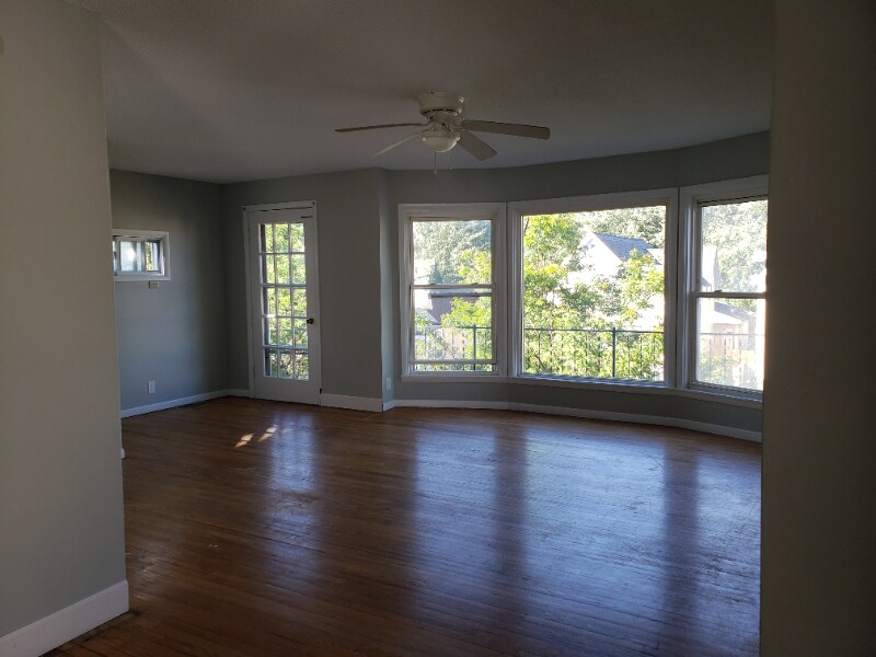 Primary Photo - 858 Prospect Ave