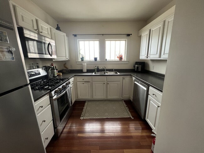 Kitchen with Stainless steel Applliances - 430 Shelburne Rd