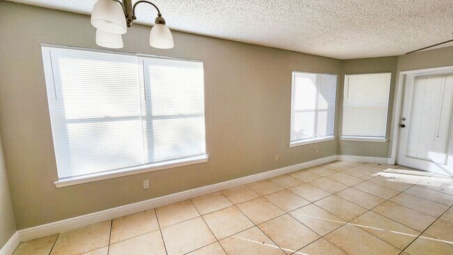 Foto del edificio - 2608 Grassy Point Dr