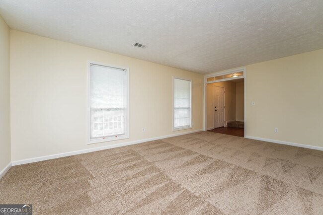 Foto del edificio - 3277 Summit Glen Dr