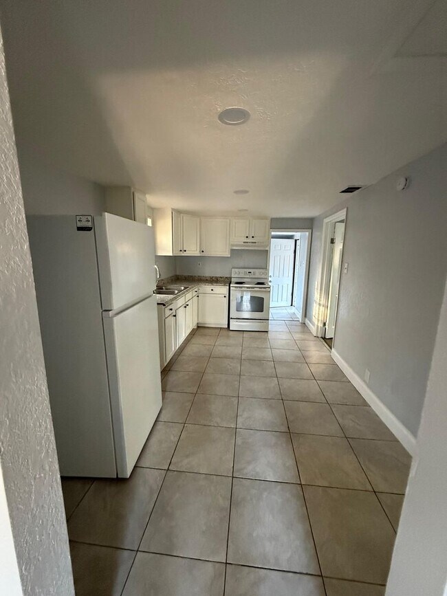 Foto del edificio - 1024/1026 W 8th St.