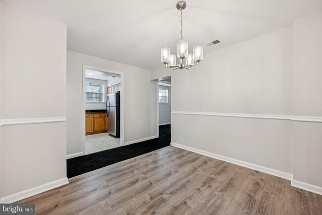 Foto del edificio - 14910 Cherrywood Dr