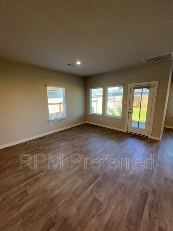 Building Photo - 2813 Sherlock Dr