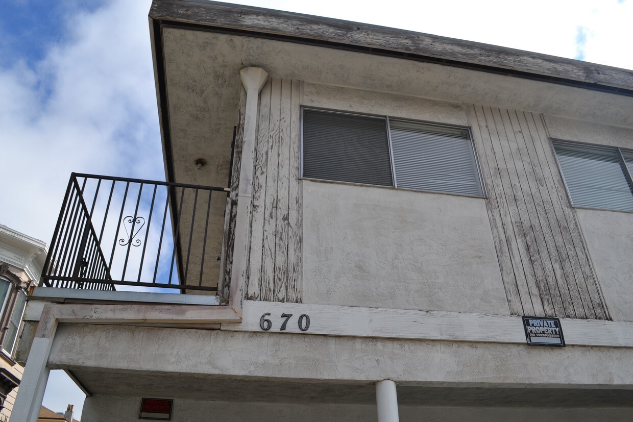 Building Photo - 670 18th St
