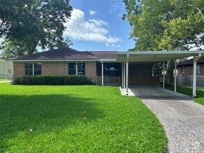 Building Photo - 211 Long Dr