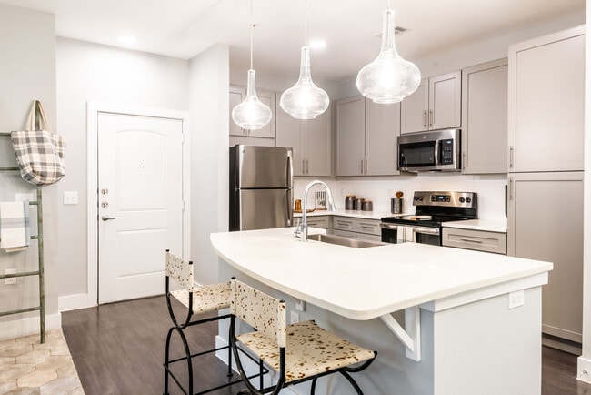 Foto del edificio - The Woodford on Mockingbird