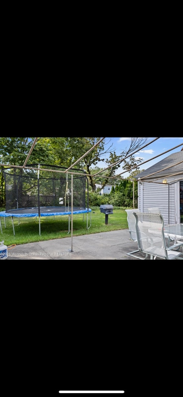 Building Photo - 988 Woodgate Ave