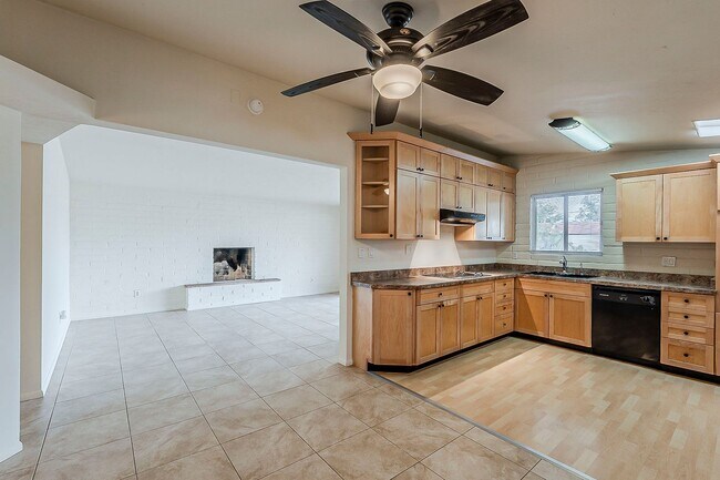 Foto del edificio - 1437 E Lester St