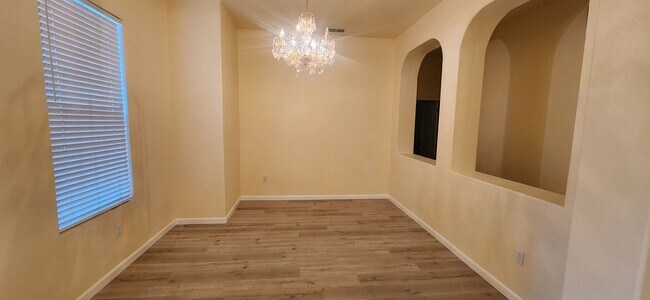 Foto del edificio - Large single story 4bd/3bath home in Elk Grove!!!