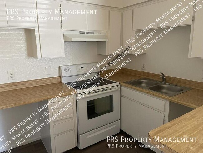 Foto del edificio - 461 W 16th Ave