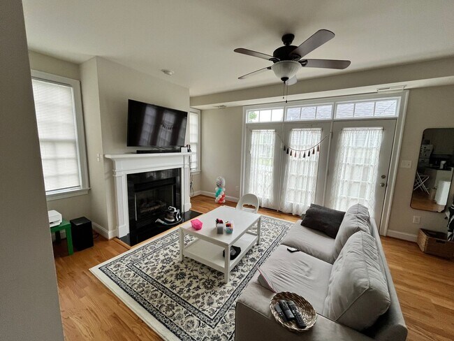 Foto del edificio - 1525 Old Trail Dr