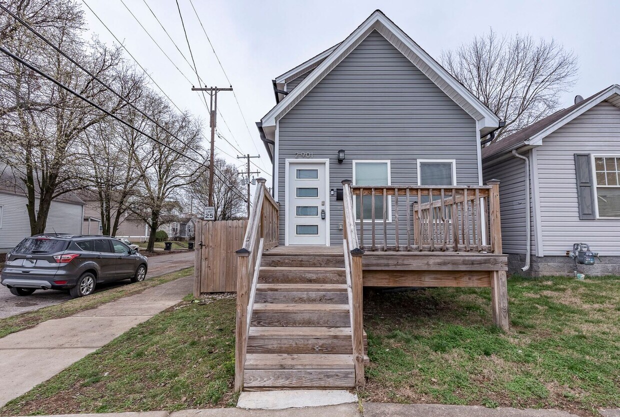 Primary Photo - 2901 S 5th St
