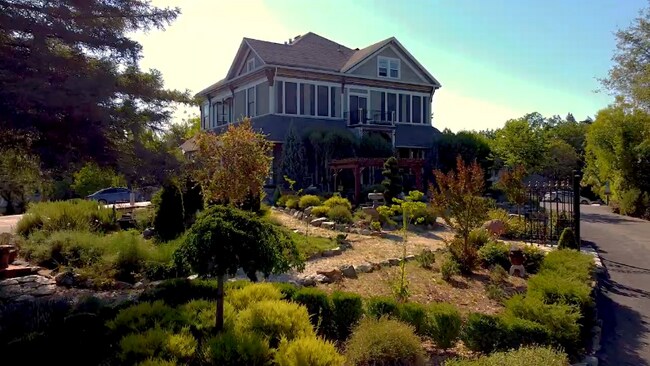 Building Photo - 190 Lubeck Rd