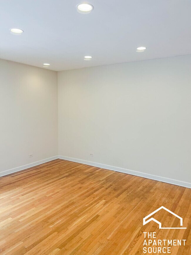 Foto del edificio - 3922 N Pine Grove Ave