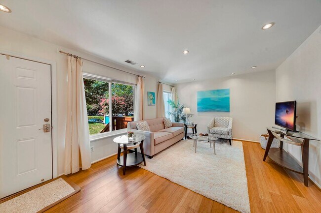 Foto del edificio - 1701 Westwind Way