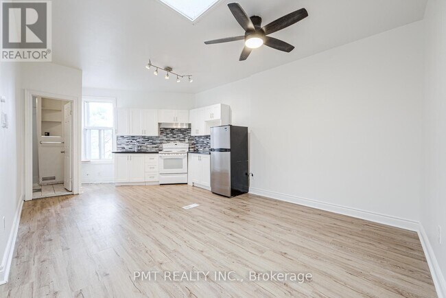 Photo du bâtiment - 2045 Davenport Rd