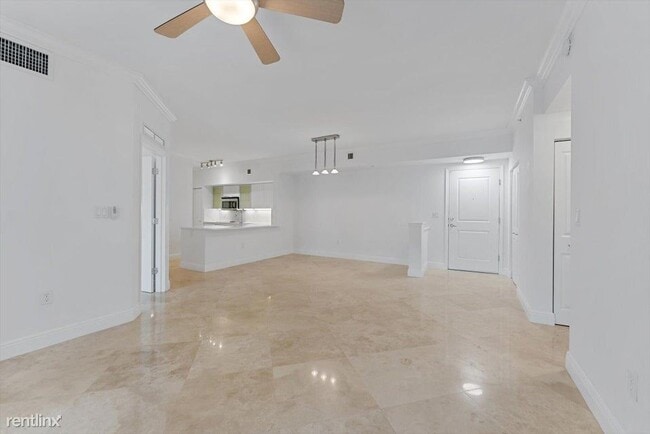 Building Photo - 3 br, 2 bath House - 225 NE 1st St Apt 311