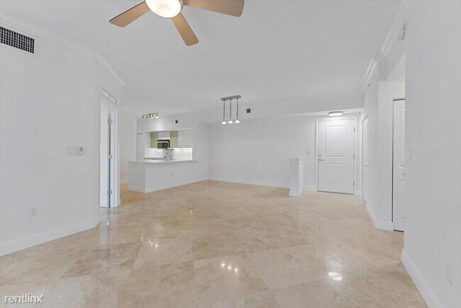 Foto del edificio - 3 br, 2 bath House - 225 NE 1st St Apt 311