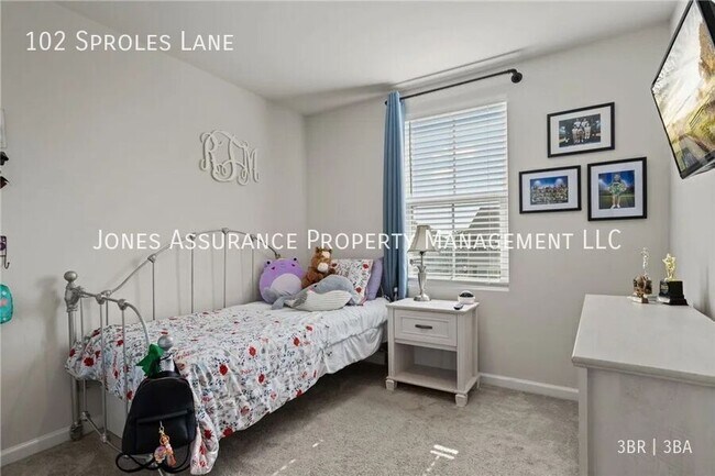 Foto del edificio - 102 Sproles Ln