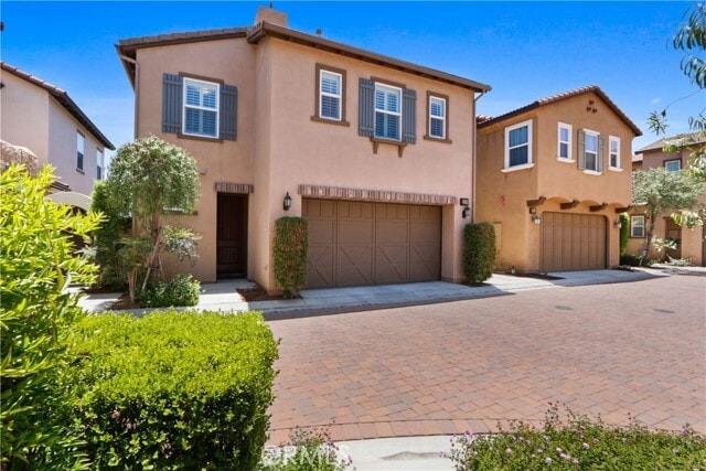 Primary Photo - 2838 E Coalinga Dr