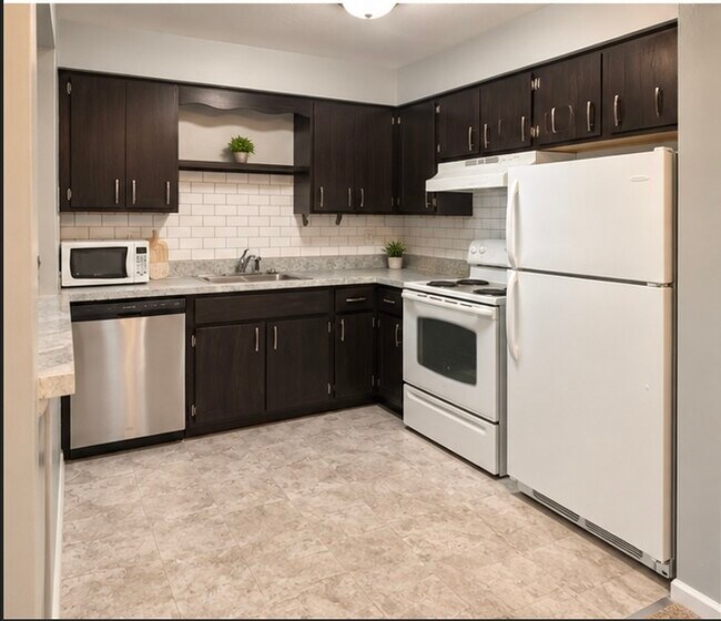 Foto del edificio - 4915 Briarwood Ave