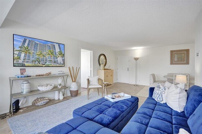 Foto del edificio - 2841 N Ocean Blvd