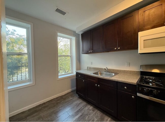 Foto del edificio - 148 3rd St