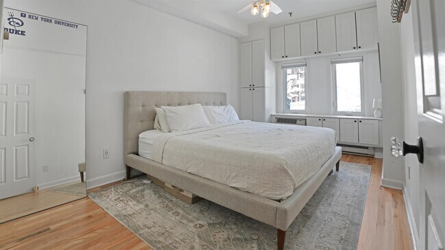 Foto del edificio - 228 Monroe St